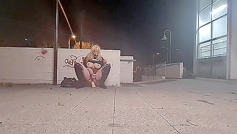 Amateur blonde 18+ in public shows her anal pleasure