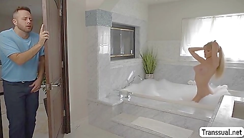 A slut is fucked by a hot guy in the anal sex video