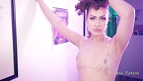 Trans babe transposes her anal orgasm in a solo video