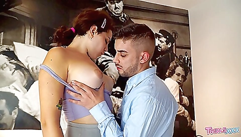 Amateur brunette with a big ass gets her ass fucked hard